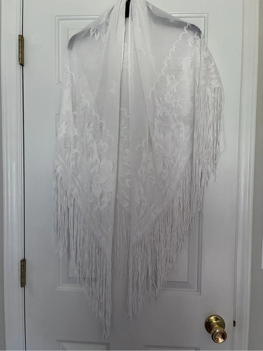 Delicate White Lace Fringe Shawl - Lightweight Women’s Wrap